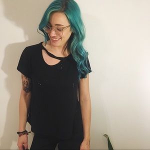 💥LAST DAY💥 Francescas Black Distressed Tee